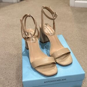 Antonio Melani Cream Block Heel Sandals Size 8